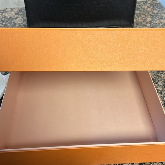 Louis Vuitton T shirt Box - Picture 5 of 6